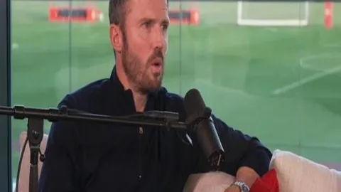 西甲豪门皇家馬德里逆轉翻盤比利亞雷亞爾，西班牙國王杯16強激戰半場兩球領先，奪冠之路波瀾壯觀！